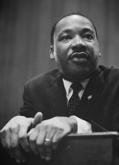 Photo: Martin Luther King leaning on a lectern (March 26, 1964) by United States Library of Congress/United States Library of Congress. CC-BY-SA 3.0 (via Wikimedia).